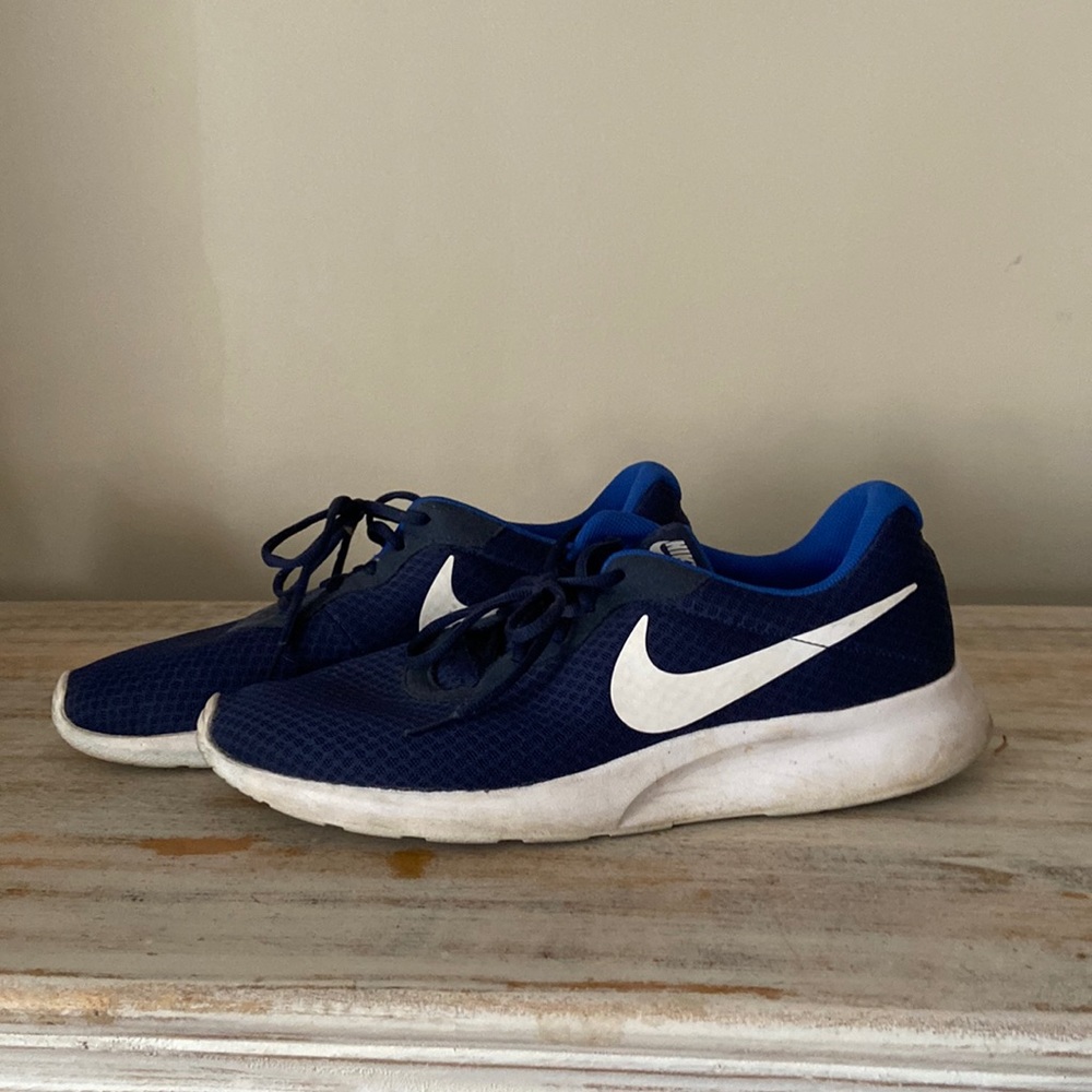 Mens nike tennis shoes size 12